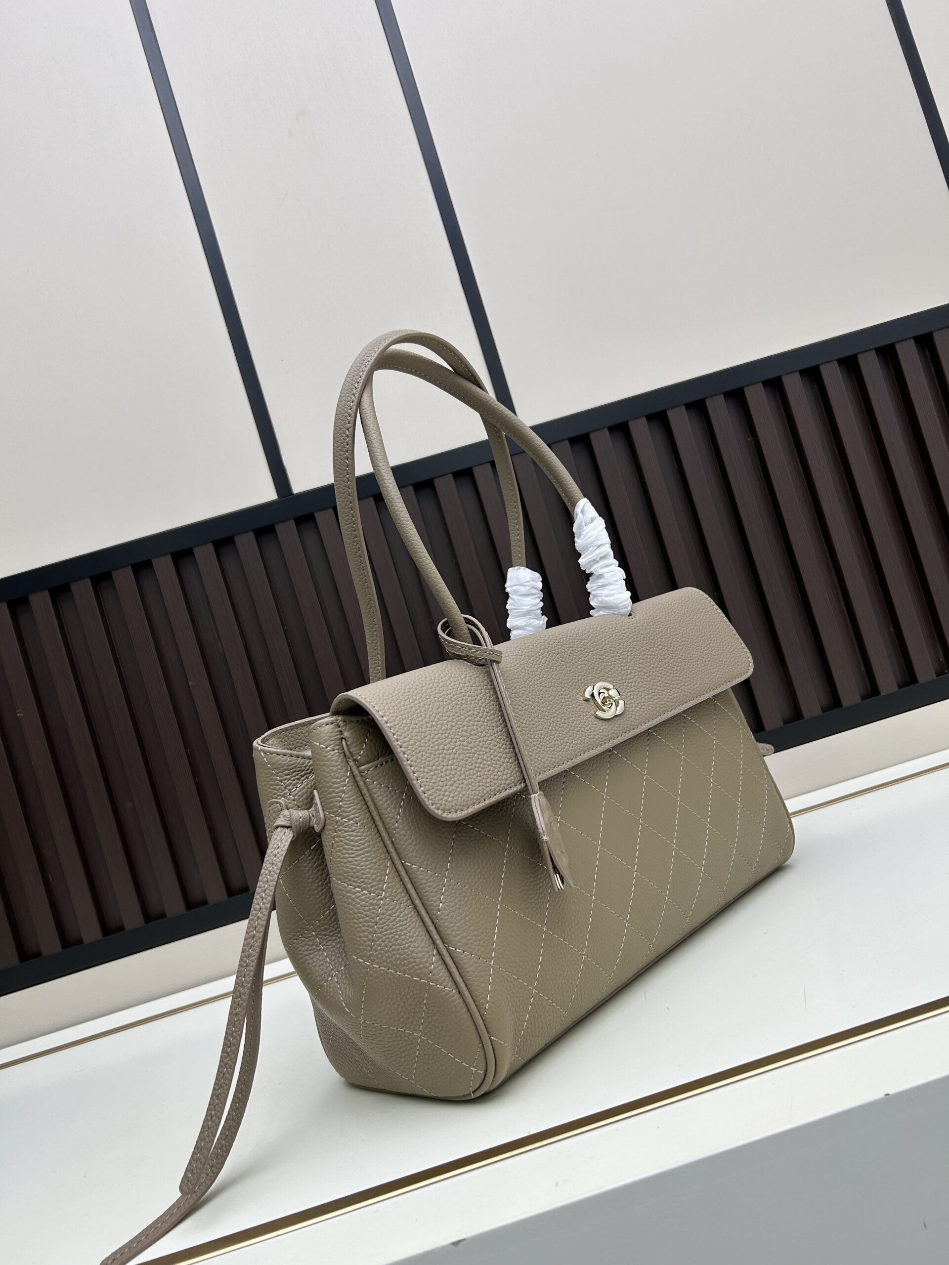 Luxury CN Handbag 019-092 Luxury CN Handbag 019-092