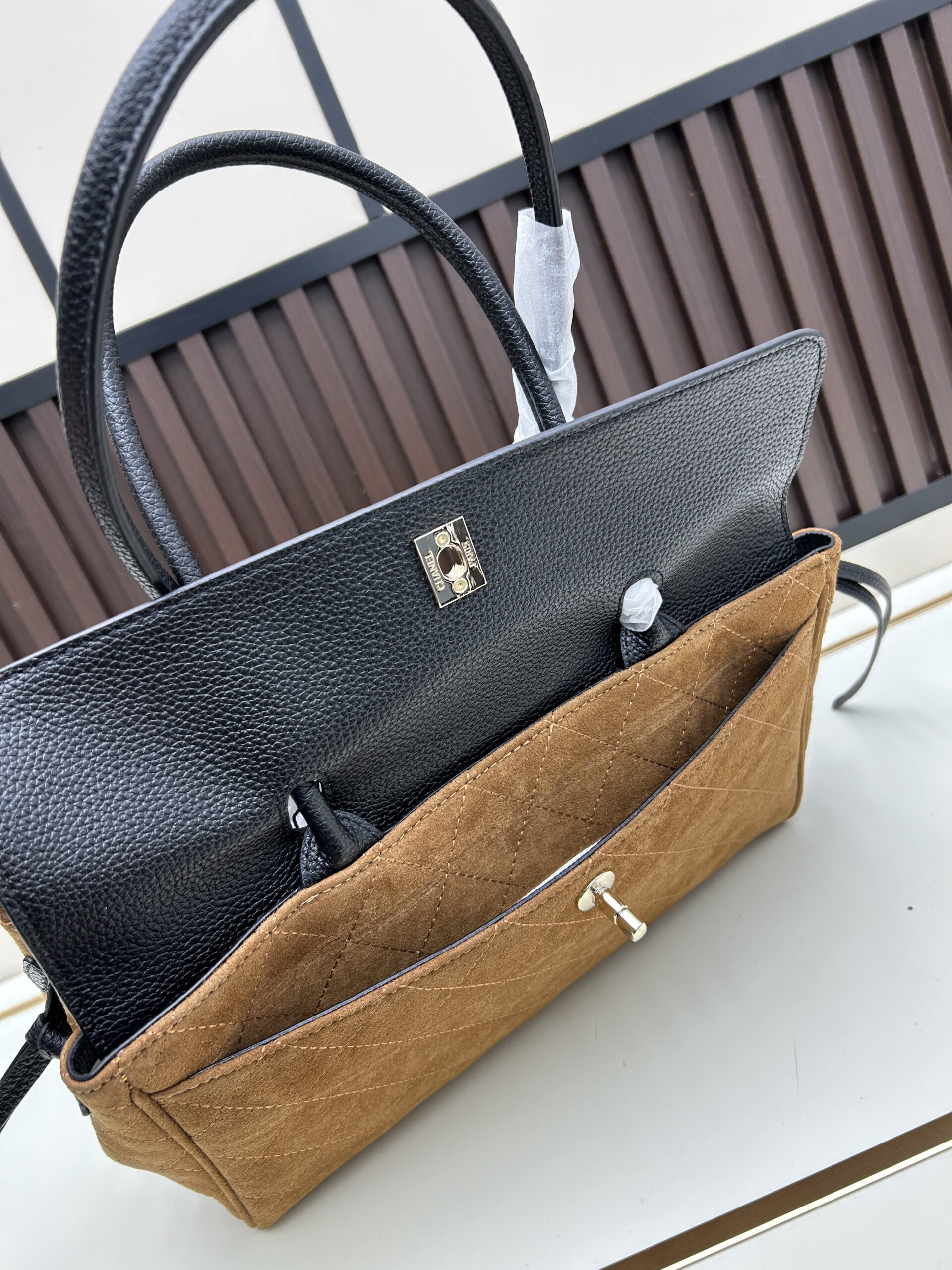 Luxury CN Handbag 019-092 Luxury CN Handbag 019-092