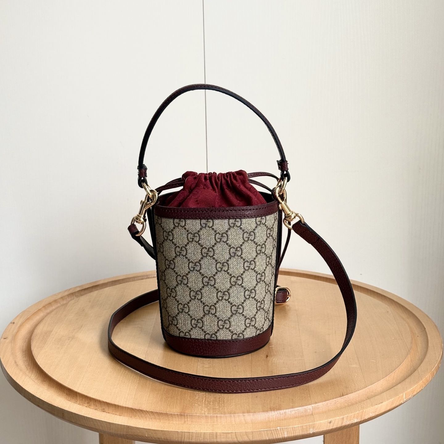 Luxury Gucci Handbag 838462 Luxury Gucci Handbag 838462