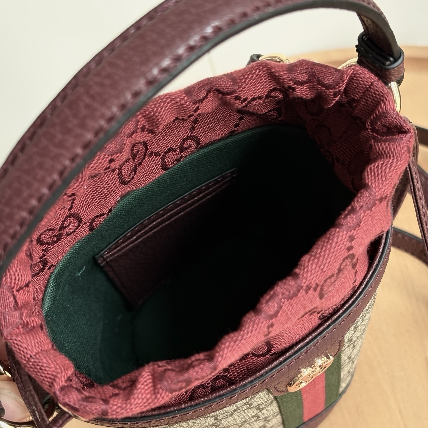 Luxury Gucci Handbag 838462 Luxury Gucci Handbag 838462