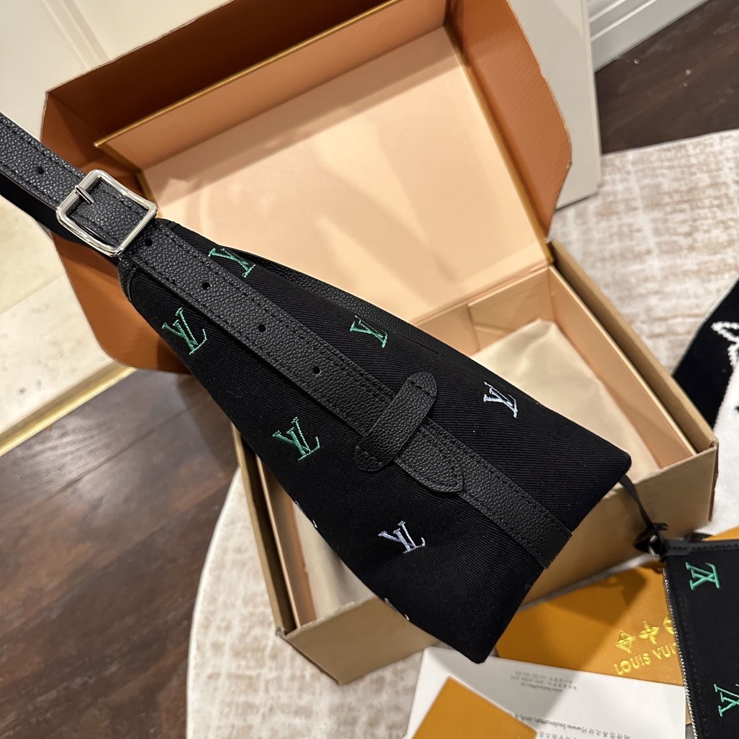 New Collection Fashion LV Handbag LV261810 New Collection Fashion LV Handbag LV261810