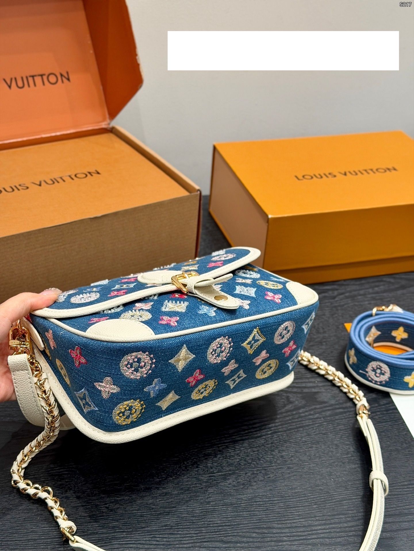 New Collection Fashion LV Handbag LV261126 New Collection Fashion LV Handbag LV261126