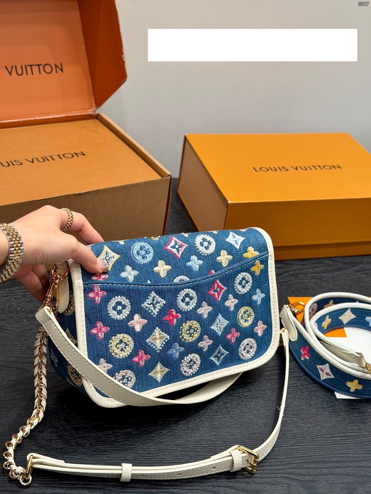 New Collection Fashion LV Handbag LV261126 New Collection Fashion LV Handbag LV261126