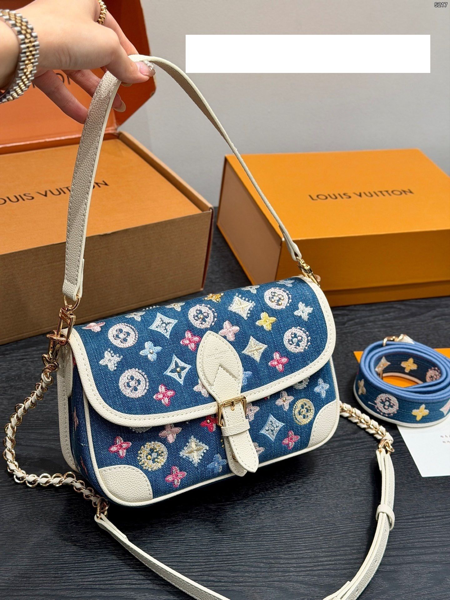 New Collection Fashion LV Handbag LV261126 New Collection Fashion LV Handbag LV261126