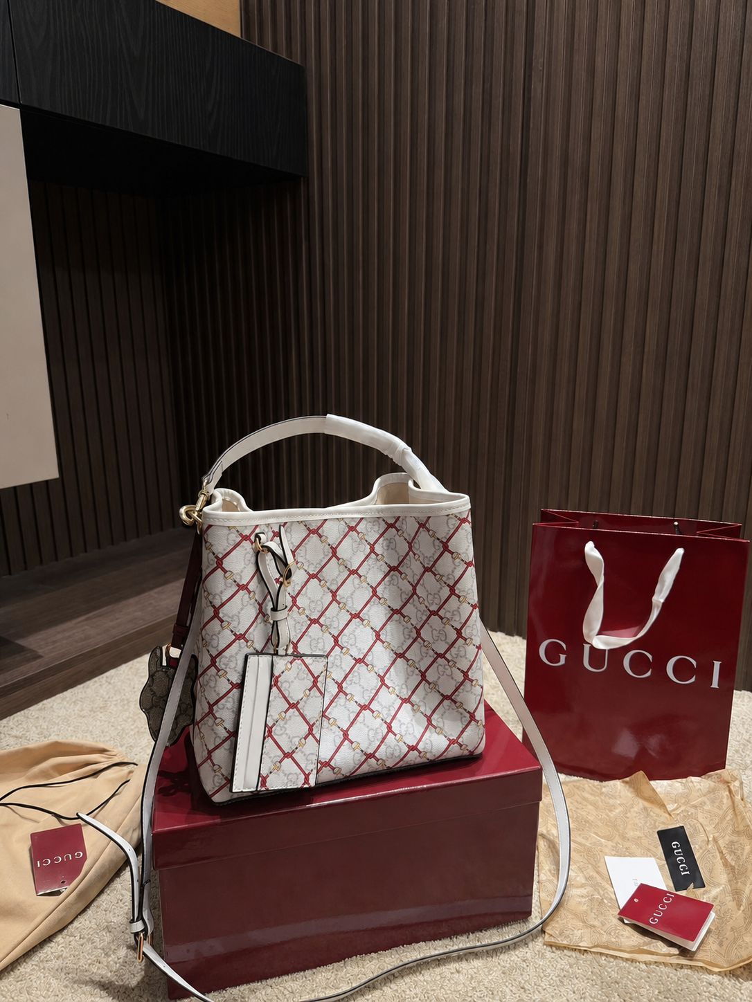 Luxe Style Fashion GG Emblem Small Bucket Bag KK03350 Luxe Style Fashion GG Emblem Small Bucket Bag KK03350