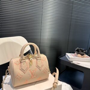 New Collection Fashion Bag LV Speedy Bandoulière 20 LV684