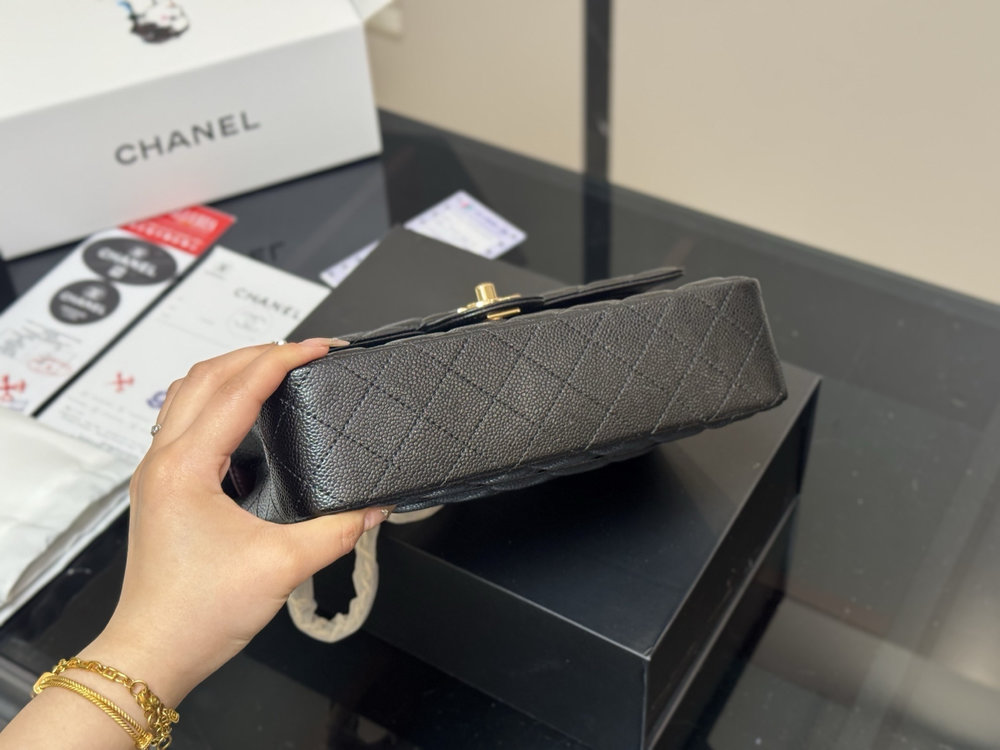 New Collection Fashion Bag CN Classic Medium Flap Bag Black CH017 New Collection Fashion Bag CN Classic Medium Flap Bag Black CH017