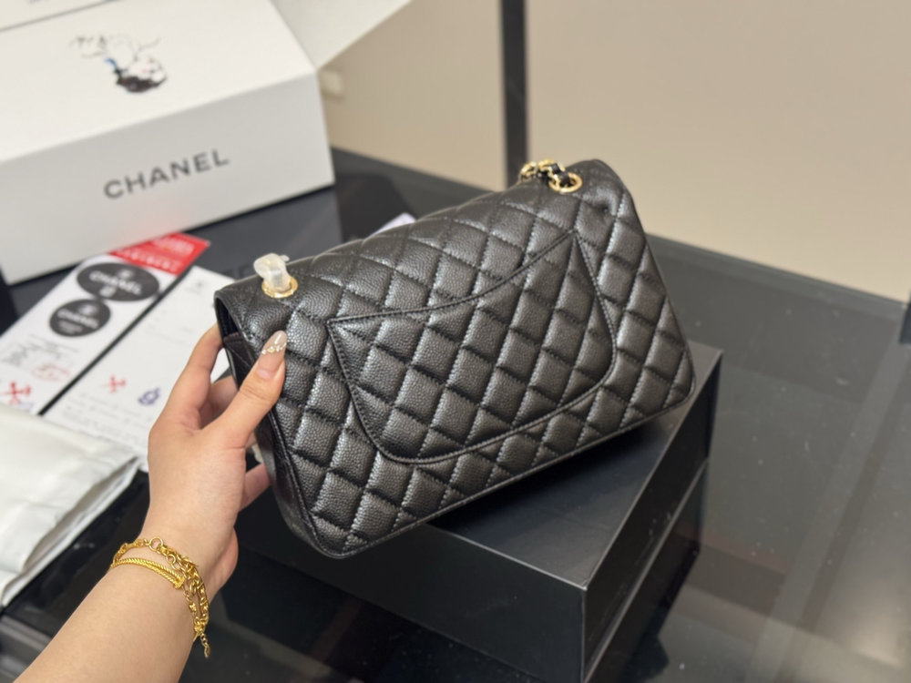 New Collection Fashion Bag CN Classic Medium Flap Bag Black CH017 New Collection Fashion Bag CN Classic Medium Flap Bag Black CH017