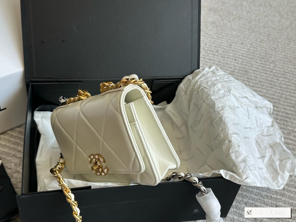 New Collection Fashion Bag CN 19 Wallet On Chain White CH026 New Collection Fashion Bag CN 19 Wallet On Chain White CH026