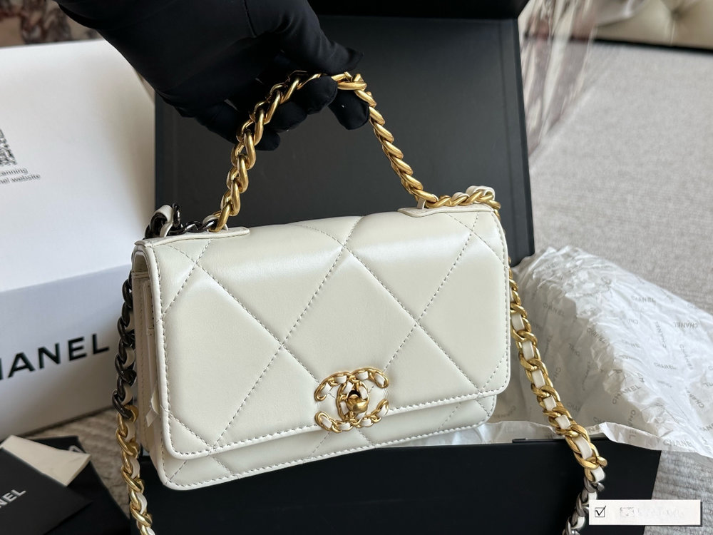 New Collection Fashion Bag CN 19 Wallet On Chain White CH026 New Collection Fashion Bag CN 19 Wallet On Chain White CH026