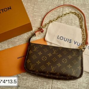 New Collection Fashion Bag LV Pochette Accessoires LV692