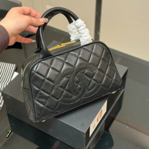 New Collection Fashion Bag CN Vintage Quilted Caviar Bowling Bag CH037
