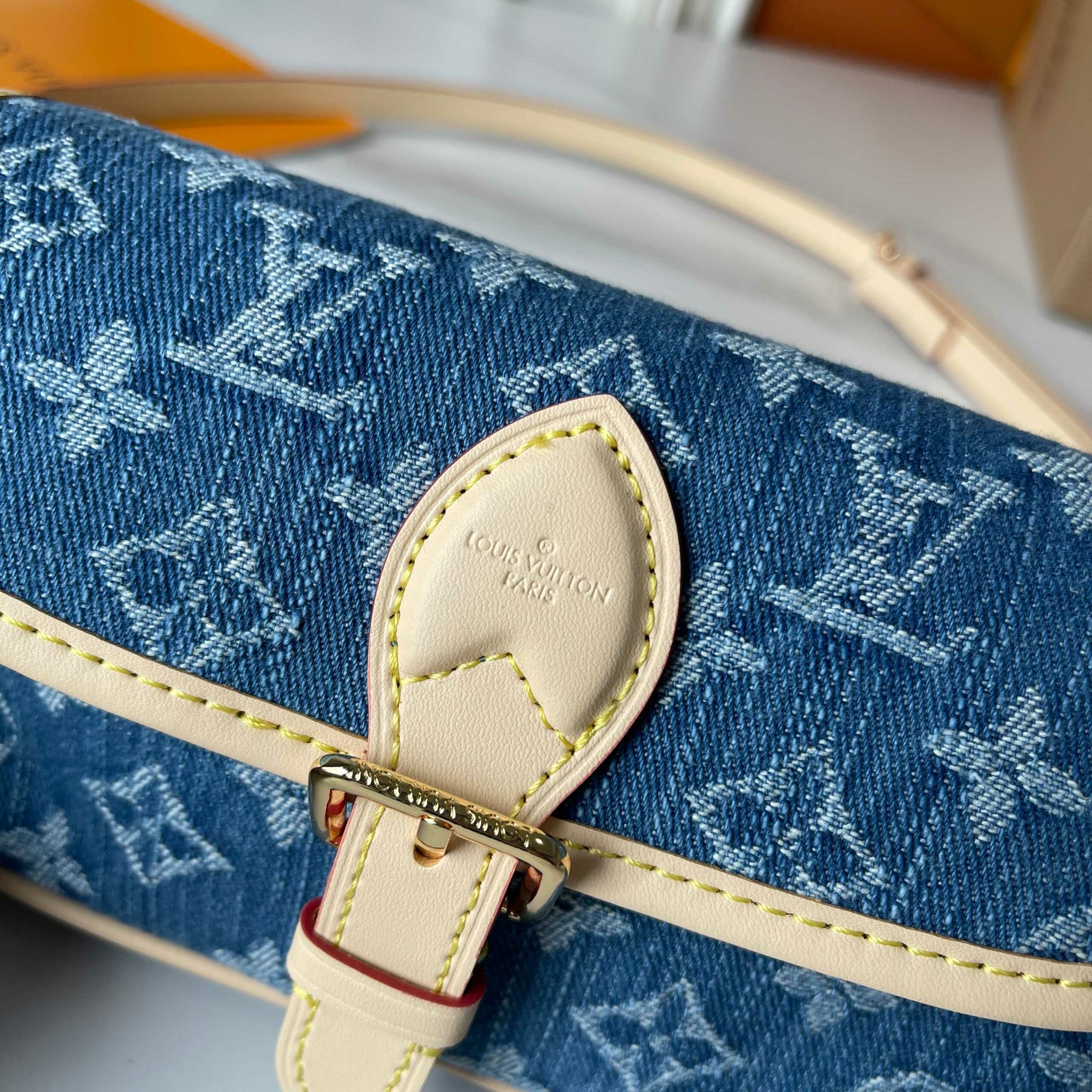 Luxury LV Handbag M27700-M83298 Luxury LV Handbag M27700-M83298