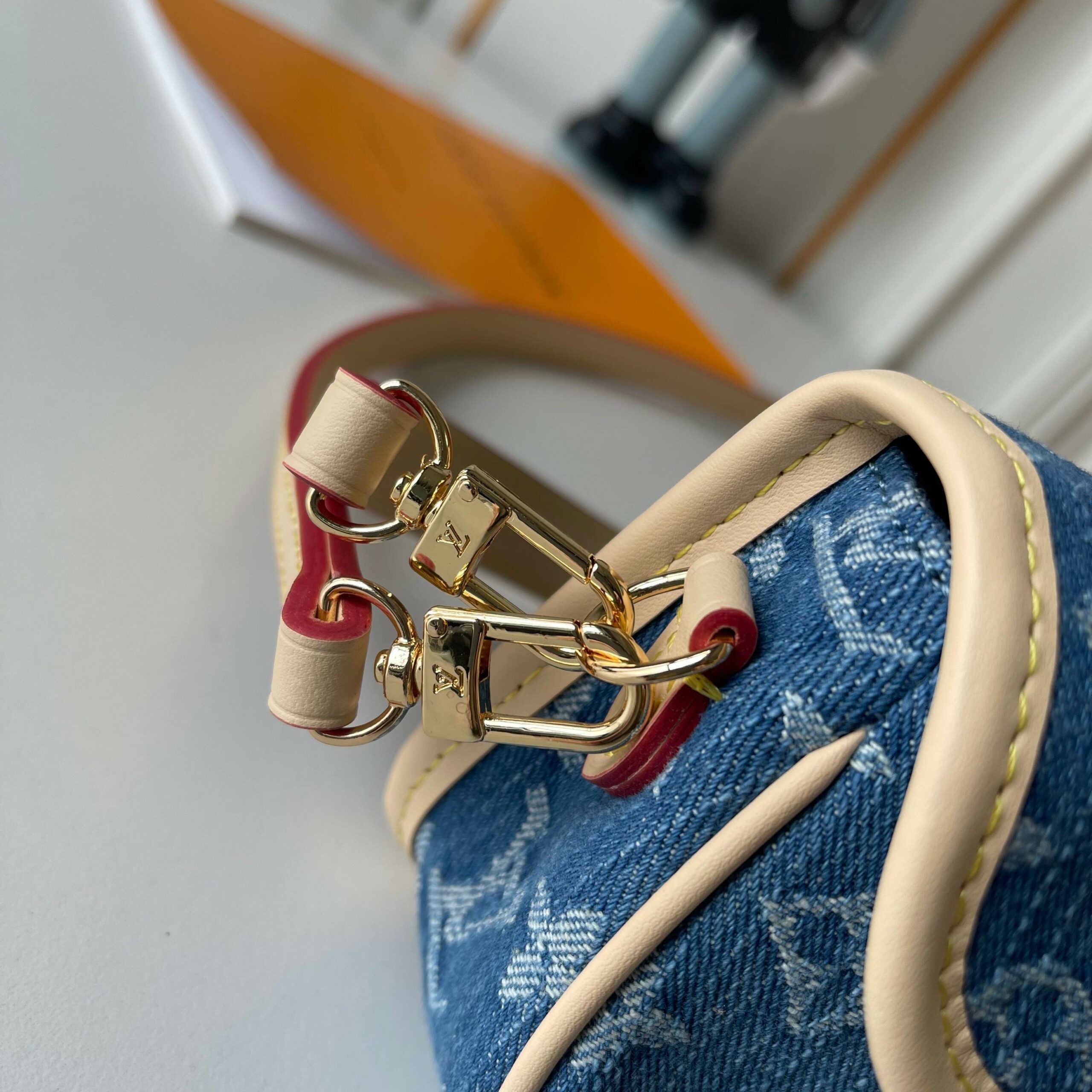 Luxury LV Handbag M27700-M83298 Luxury LV Handbag M27700-M83298