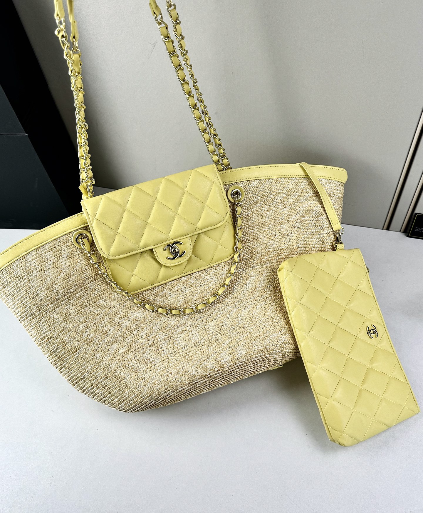 Premium Icon CN Handbag 99093 Premium Icon CN Handbag 99093