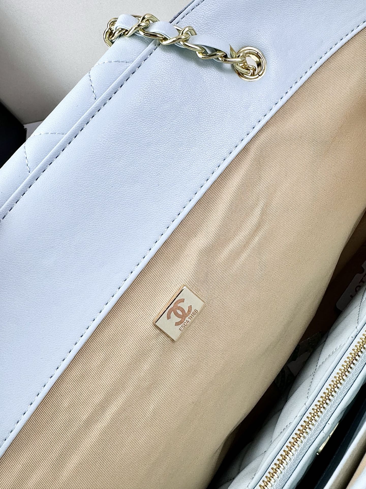 Premium Icon CN Handbag 99093 Premium Icon CN Handbag 99093