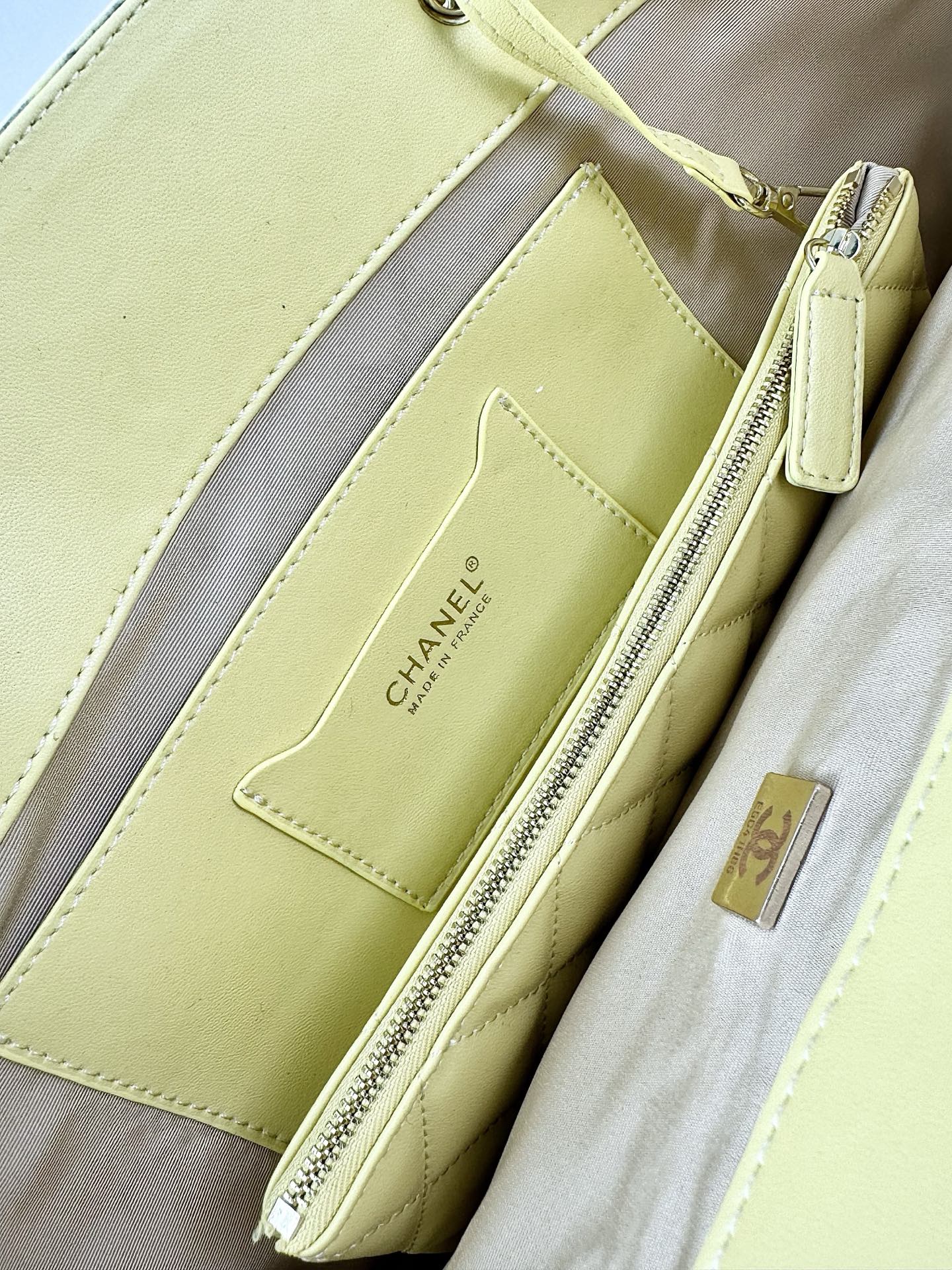 Premium Icon CN Handbag 99093 Premium Icon CN Handbag 99093