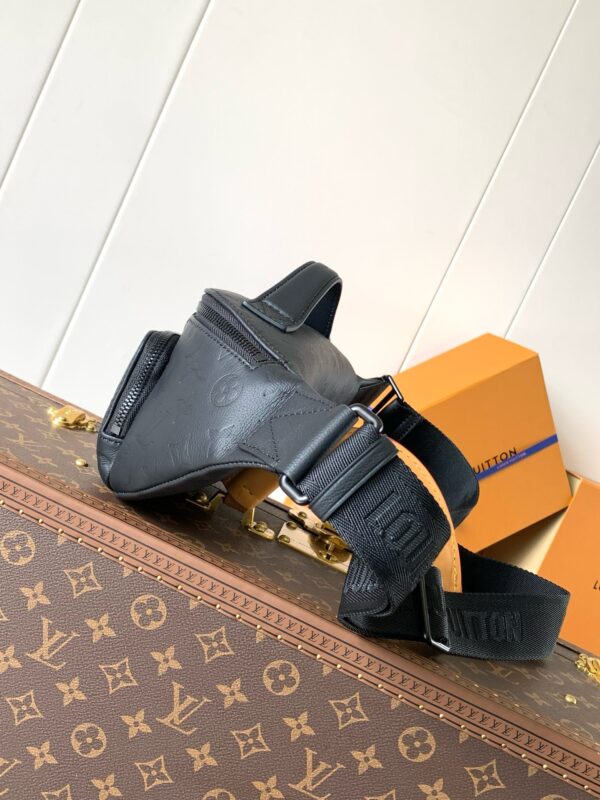 LV Rush Bumbag KK03850