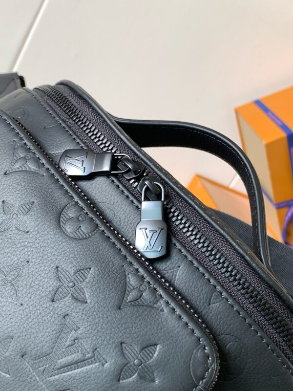 LV Rush Bumbag KK03850