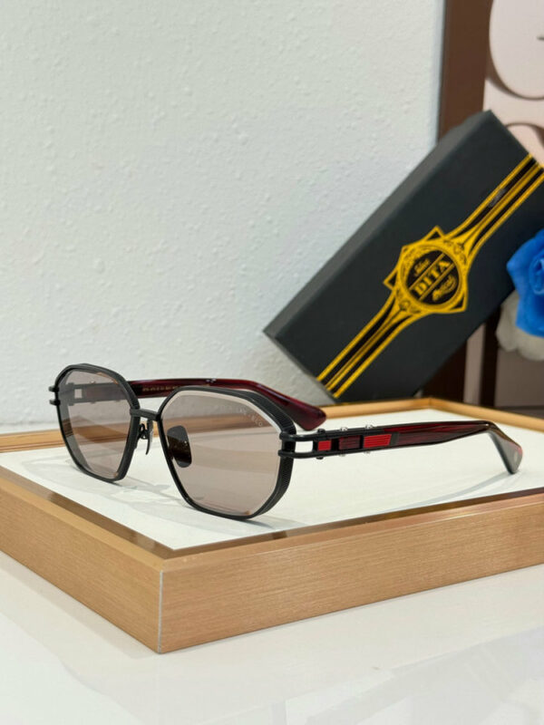 Fashion Sunglasses for Men and Women DTS473 LXN-ELO 605160000