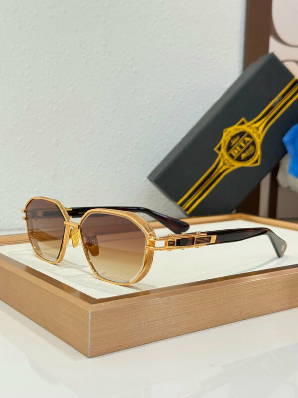 Fashion Sunglasses for Men and Women DTS473 LXN-ELO 605160000