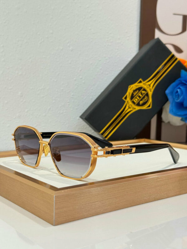 Fashion Sunglasses for Men and Women DTS473 LXN-ELO 605160000