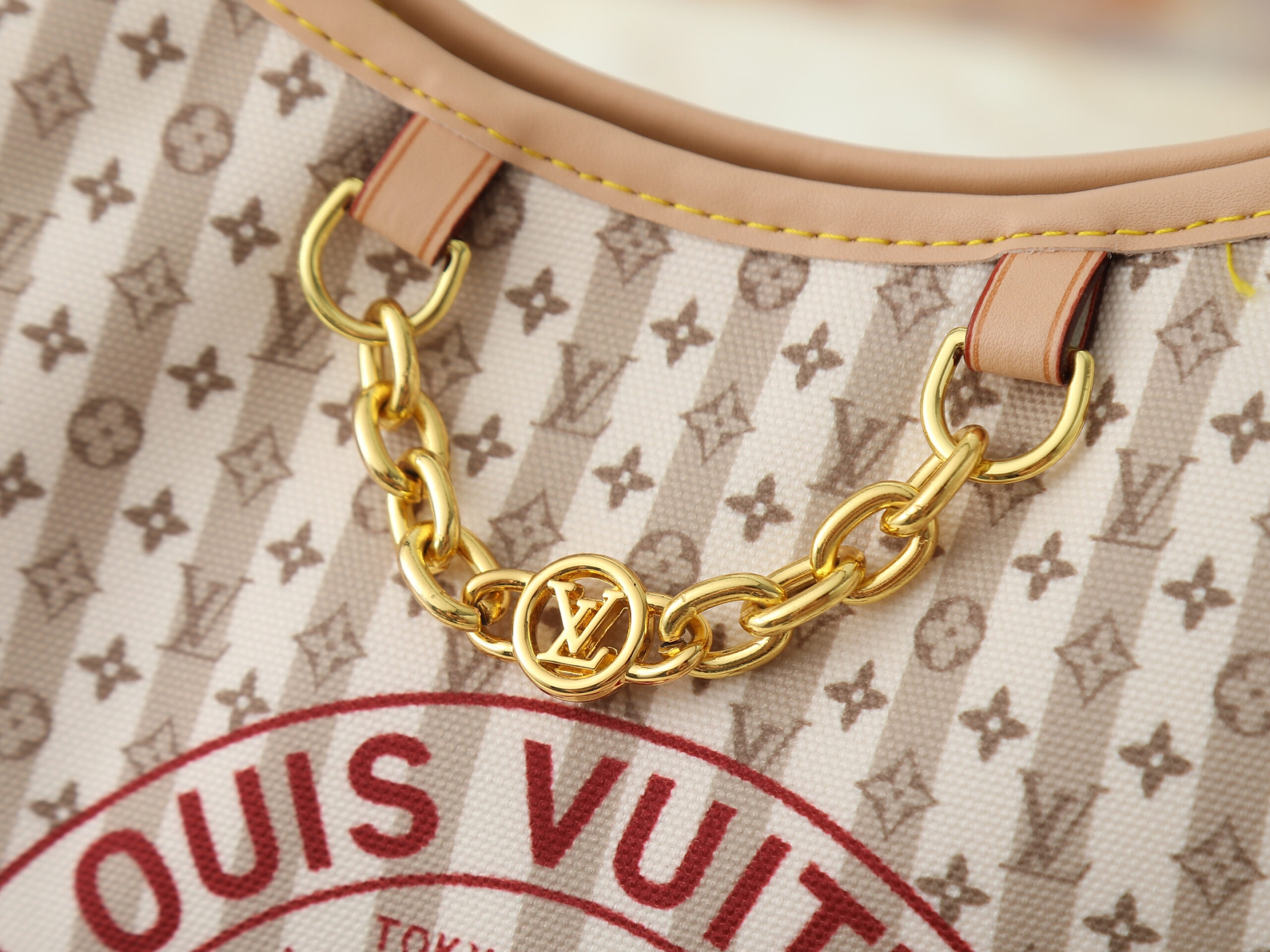 LV Resort Lineup MM M29141 LV Resort Lineup MM M29141