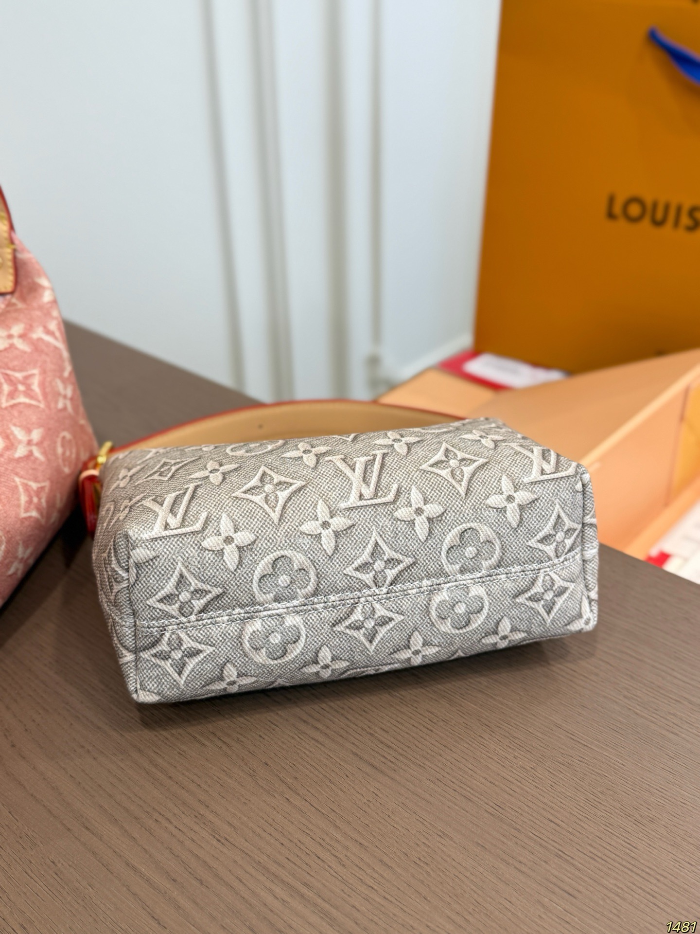 Daily Street Style LV Handbag LV266201 Daily Street Style LV Handbag LV266201