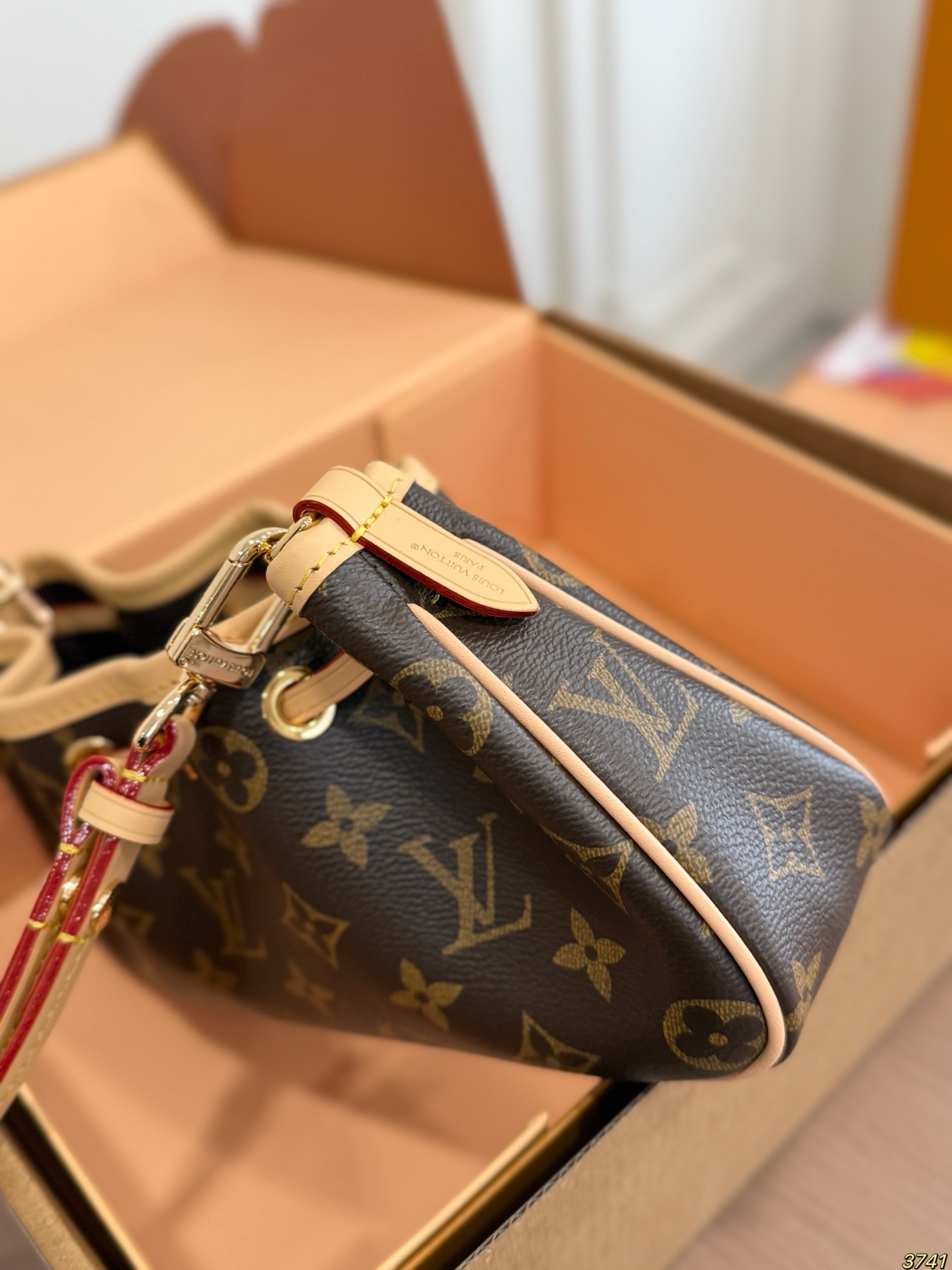 Daily Street Style LV Handbag LV2661316 Daily Street Style LV Handbag LV2661316