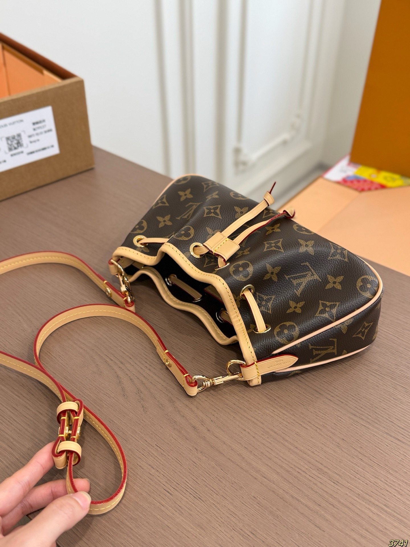 Daily Street Style LV Handbag LV2661316 Daily Street Style LV Handbag LV2661316