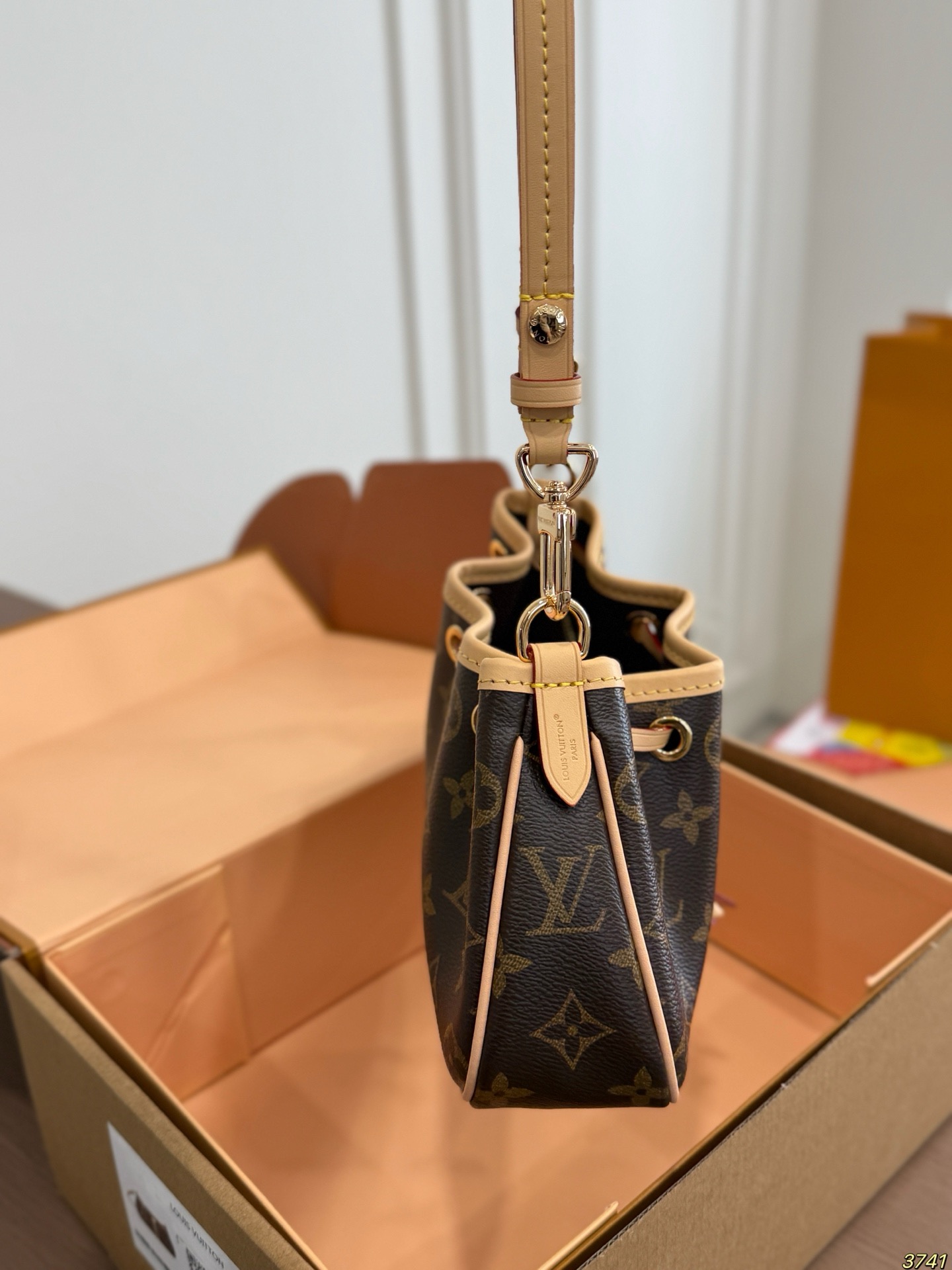 Daily Street Style LV Handbag LV2661316 Daily Street Style LV Handbag LV2661316