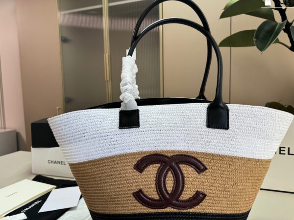 CN Coco Beach 2026 Maxi Tote Raffia C2301600 QA