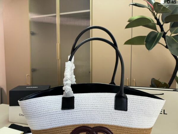 CN Coco Beach 2026 Maxi Tote Raffia C2301600 QA