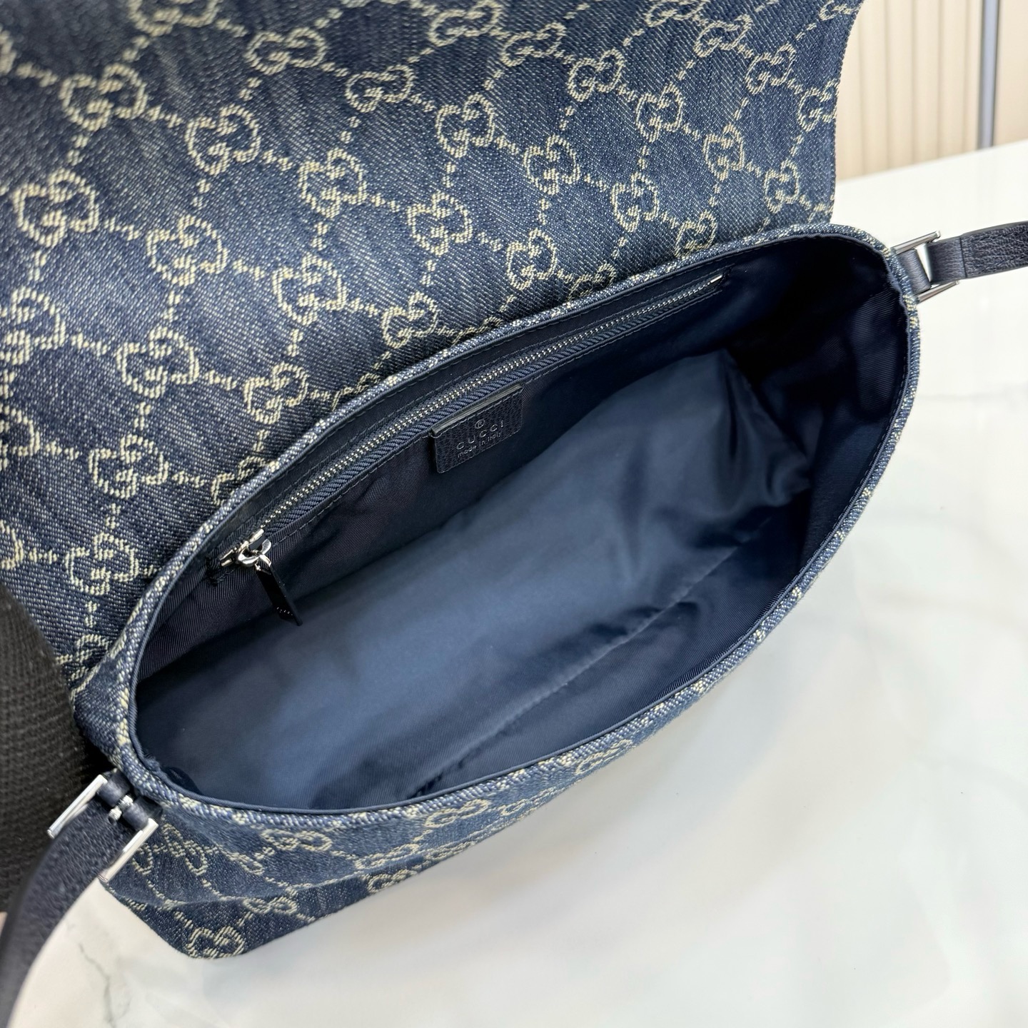 GG Madison Medium Shoulder Bag KK04150 GG Madison Medium Shoulder Bag KK04150