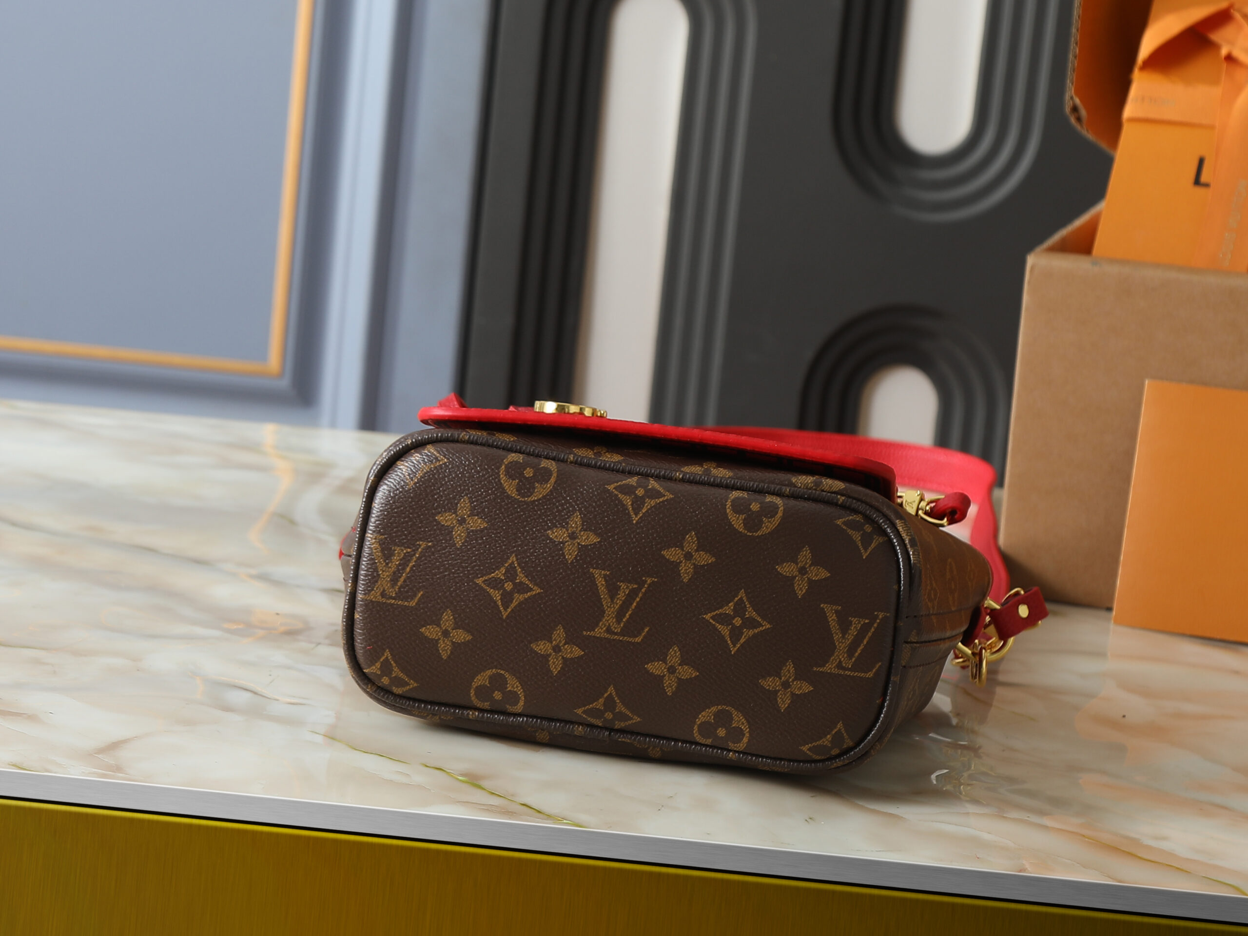 LV Neverfull Inside Out M28375-M28352 LV Neverfull Inside Out M28375-M28352