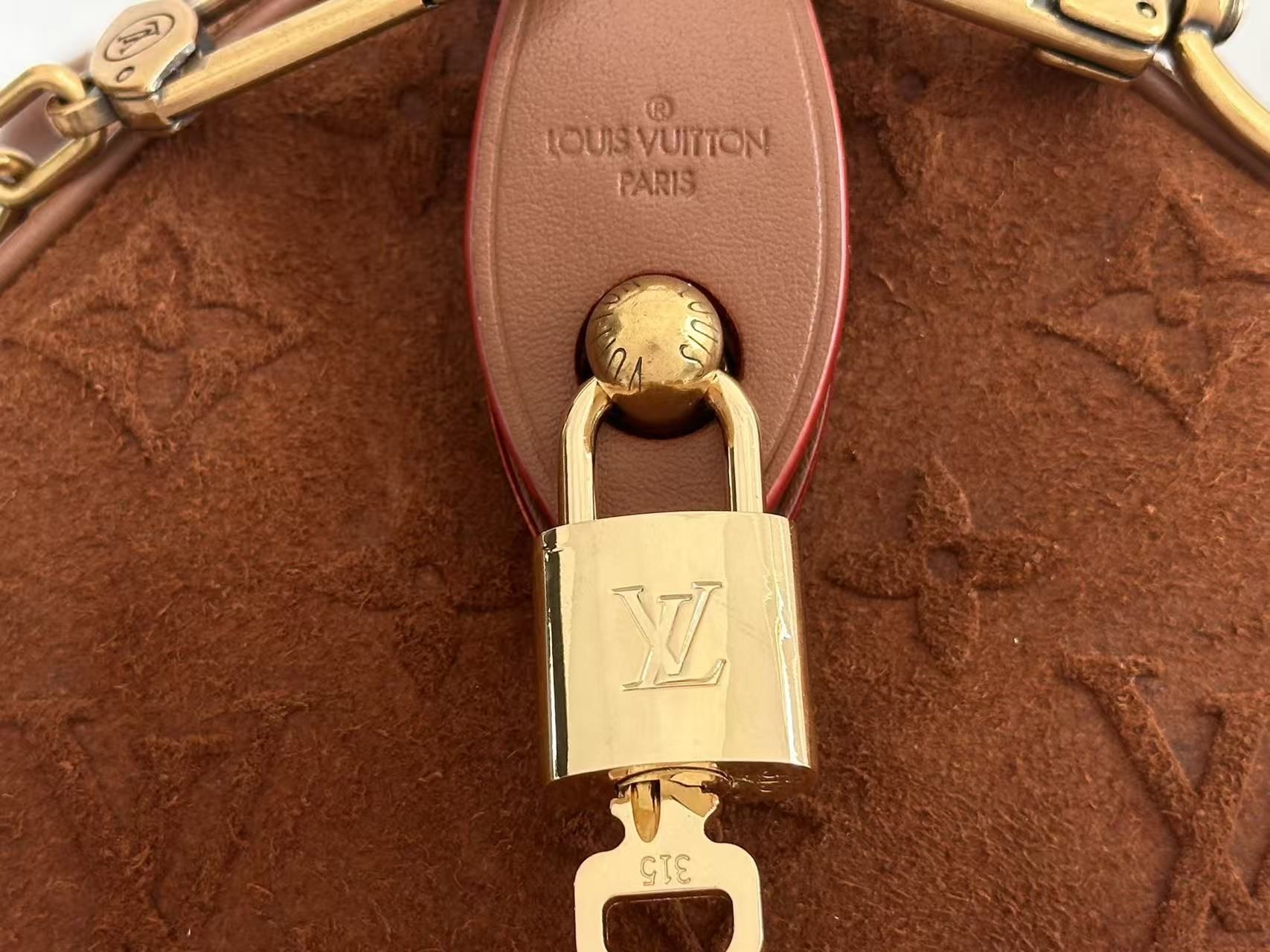 LV Speedy Bandoulière 30 Brown Monogram Suede Bag LV Speedy Bandoulière 30 Brown Monogram Suede Bag