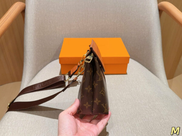 Daily Street Style LV Handbag LV266234 QA