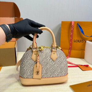 Daily Street Style LV Handbag LV266131
