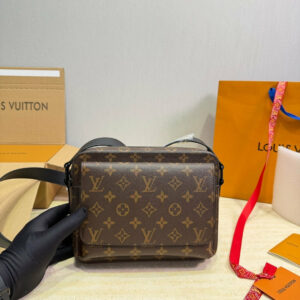 Daily Street Style LV Handbag LV266281
