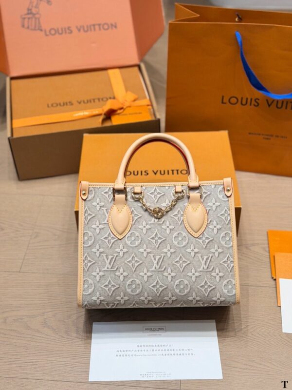LV OnTheGo MM Handbag