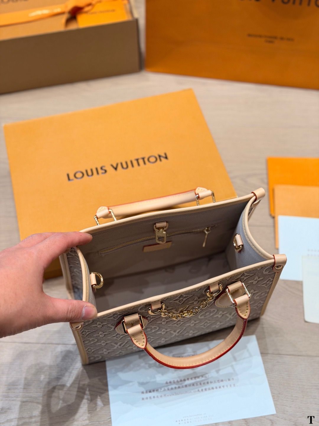 LV OnTheGo MM Handbag LV OnTheGo MM Handbag