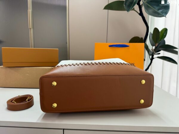 LV Capucines Weekender Bag LV Capucines Weekender Bag