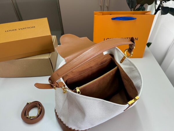 LV Capucines Weekender Bag LV Capucines Weekender Bag