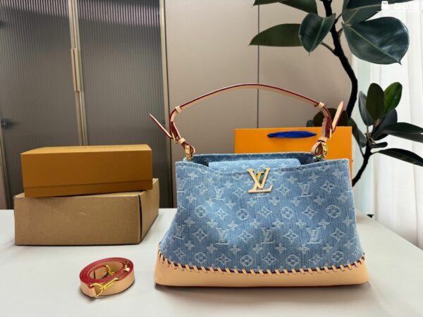 LV Capucines Weekender Bag LV Capucines Weekender Bag