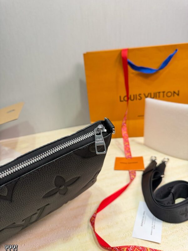 Daily Street Style LV Handbag LV266285 QA