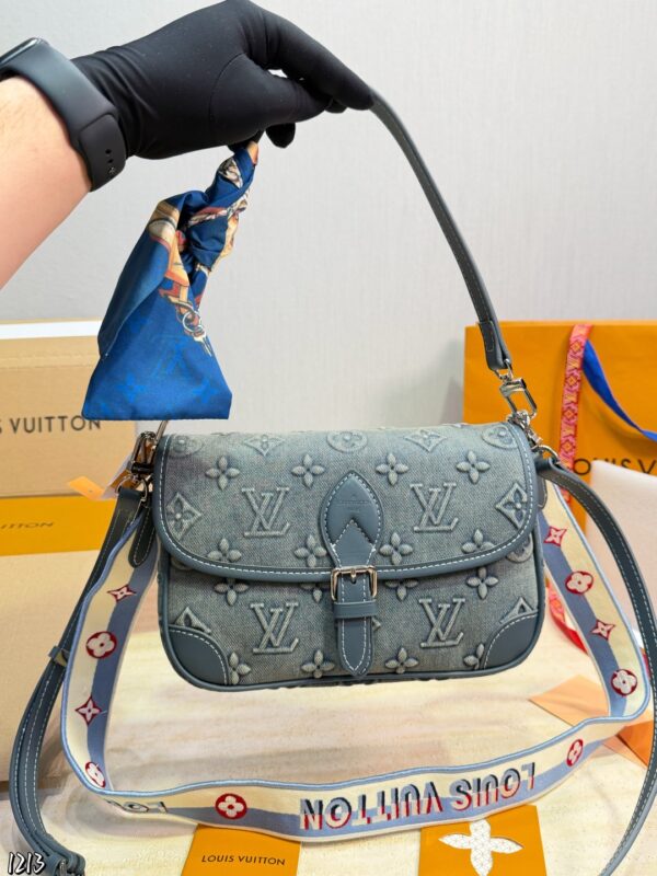 Daily Street Style LV Handbag LV266286 QA