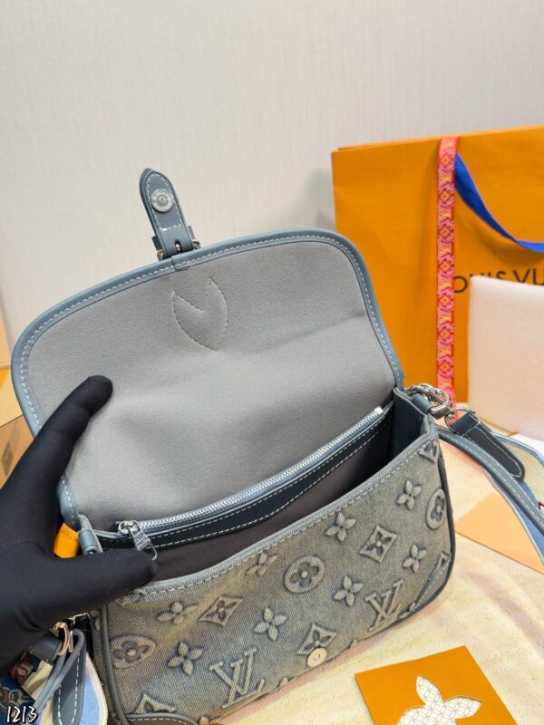 Daily Street Style LV Handbag LV266286 QA