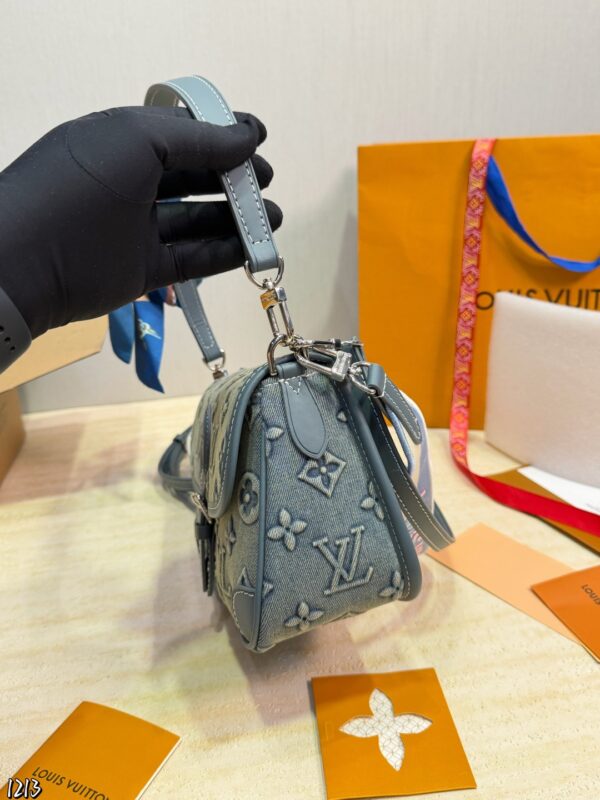 Daily Street Style LV Handbag LV266286 QA