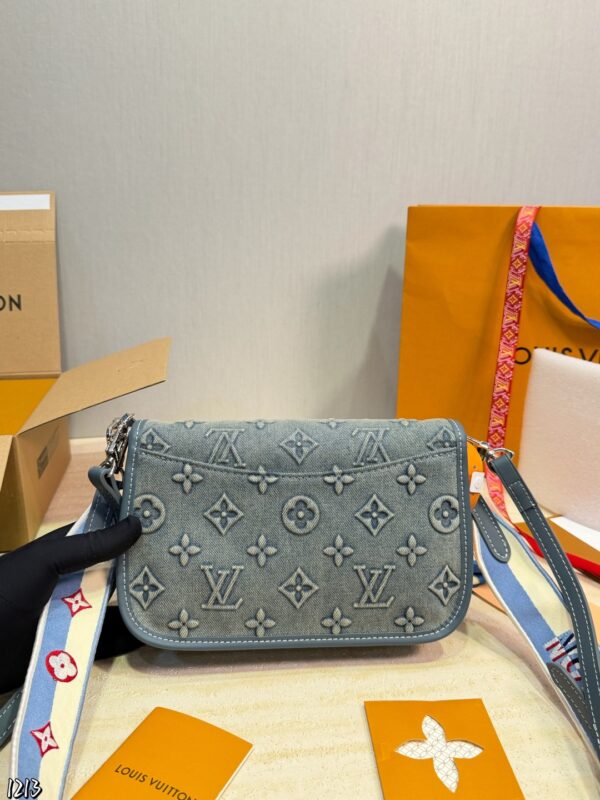 Daily Street Style LV Handbag LV266286 QA