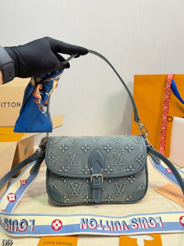 Daily Street Style LV Handbag LV266286 QA
